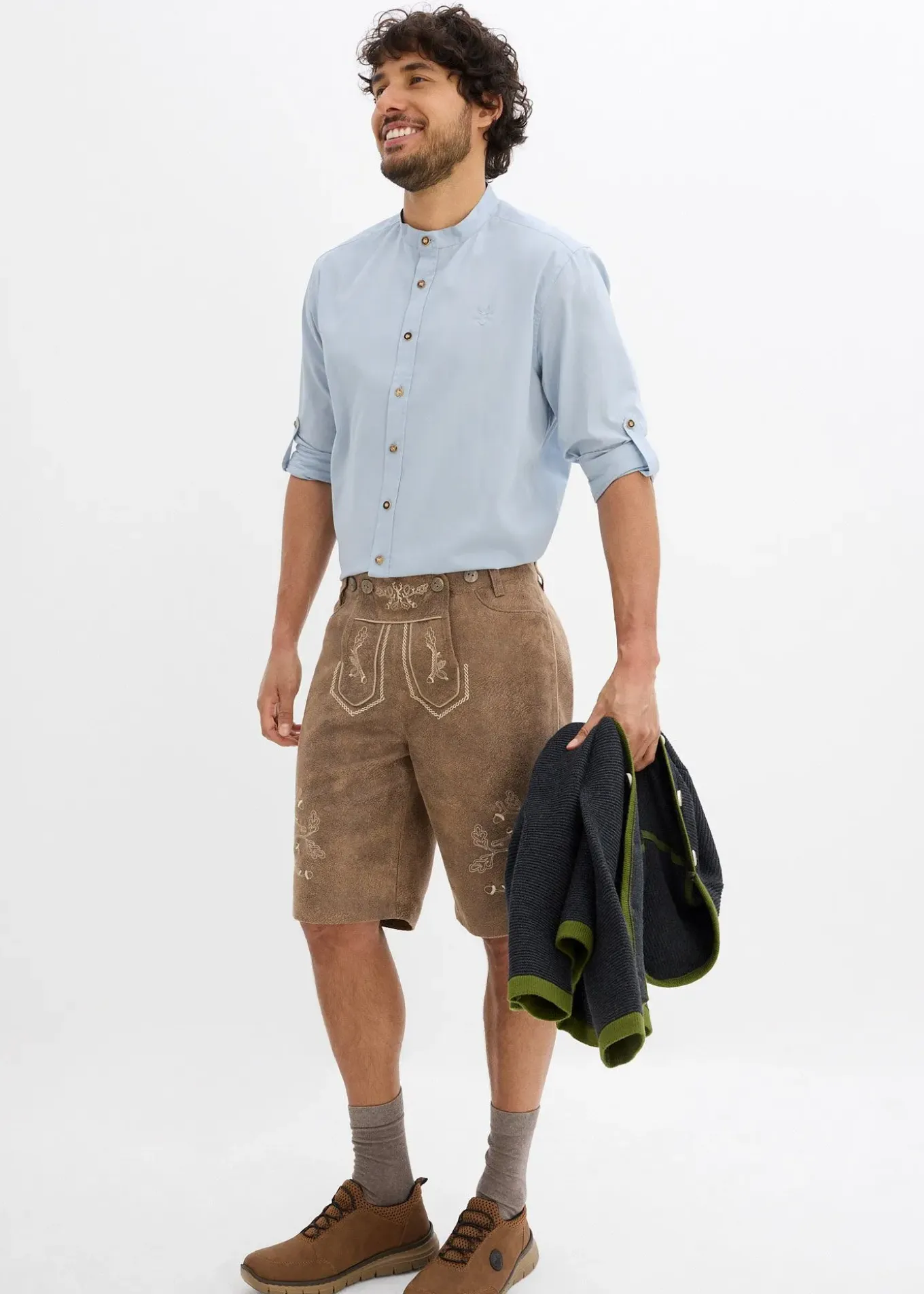 Chemise bavaroise avec manches retroussables