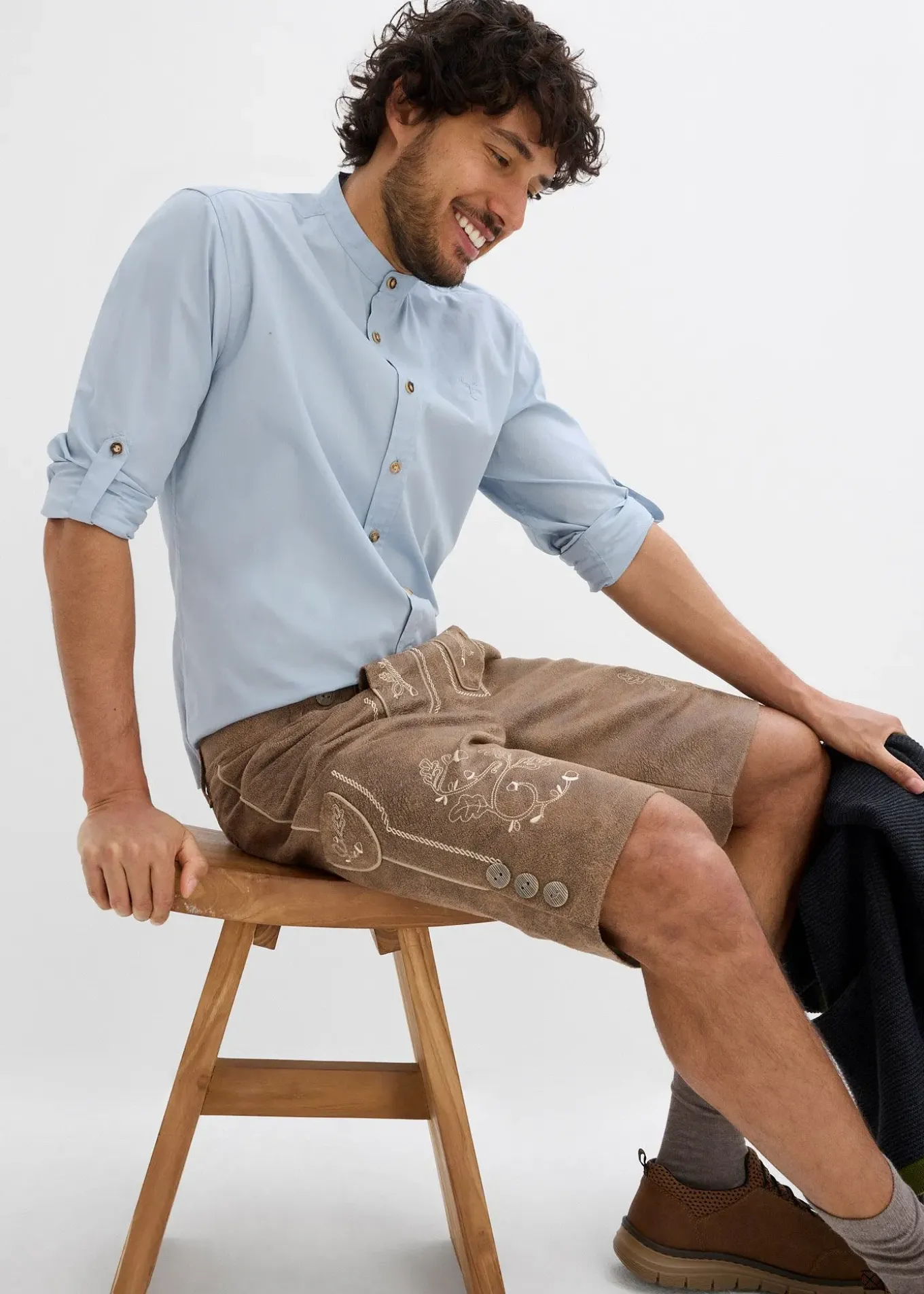 Chemise bavaroise avec manches retroussables