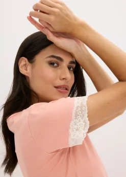 Chemise de nuit courte avec dentelle