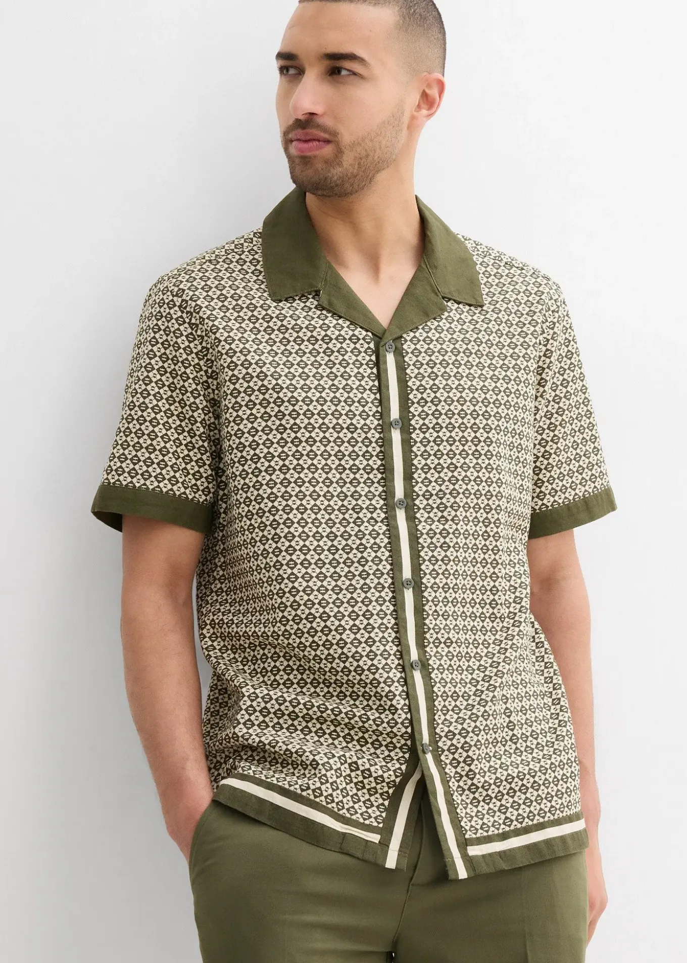 Chemise manches courtes en lin majoritaire