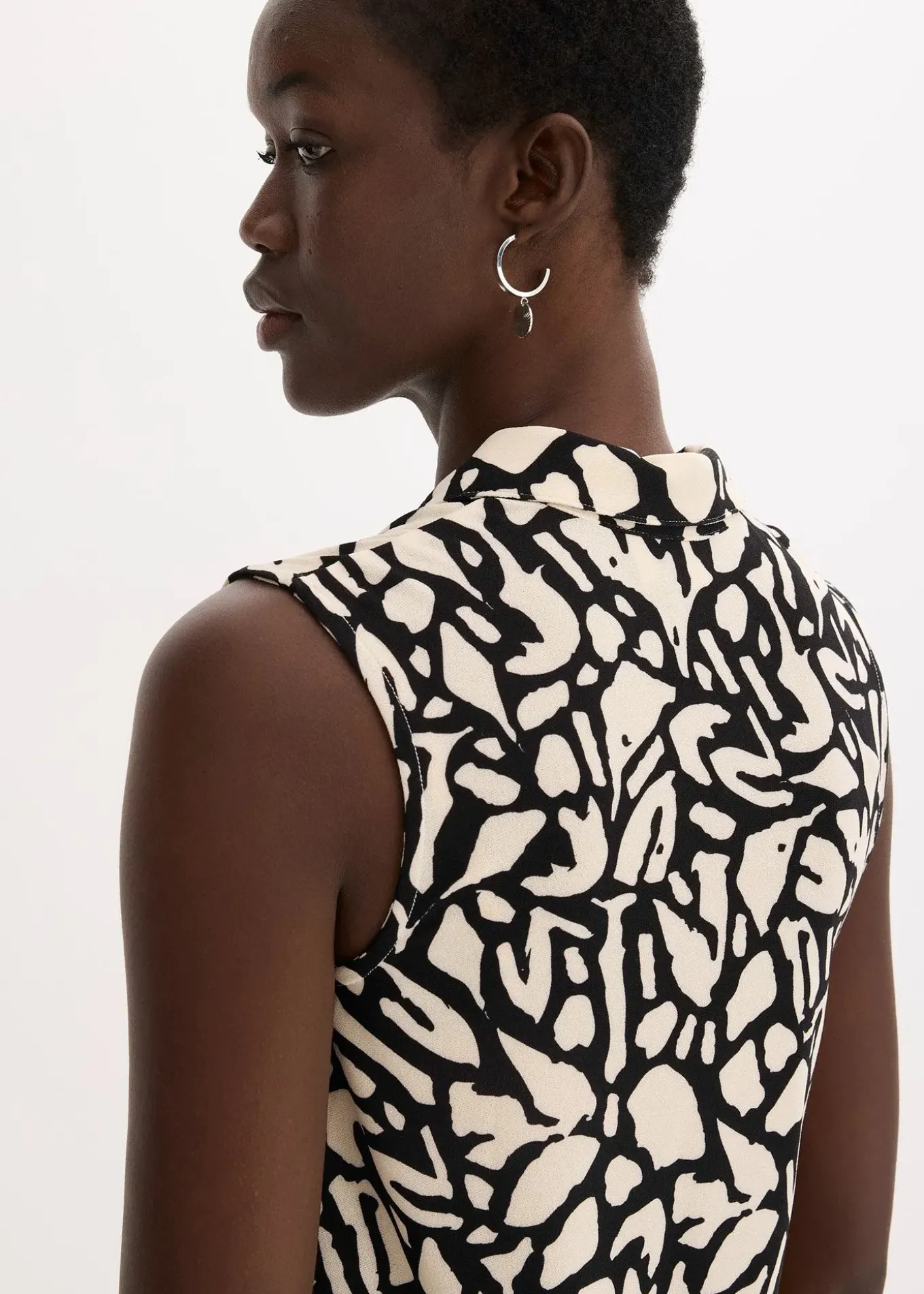 Chemisier froncé sans manches, col polo