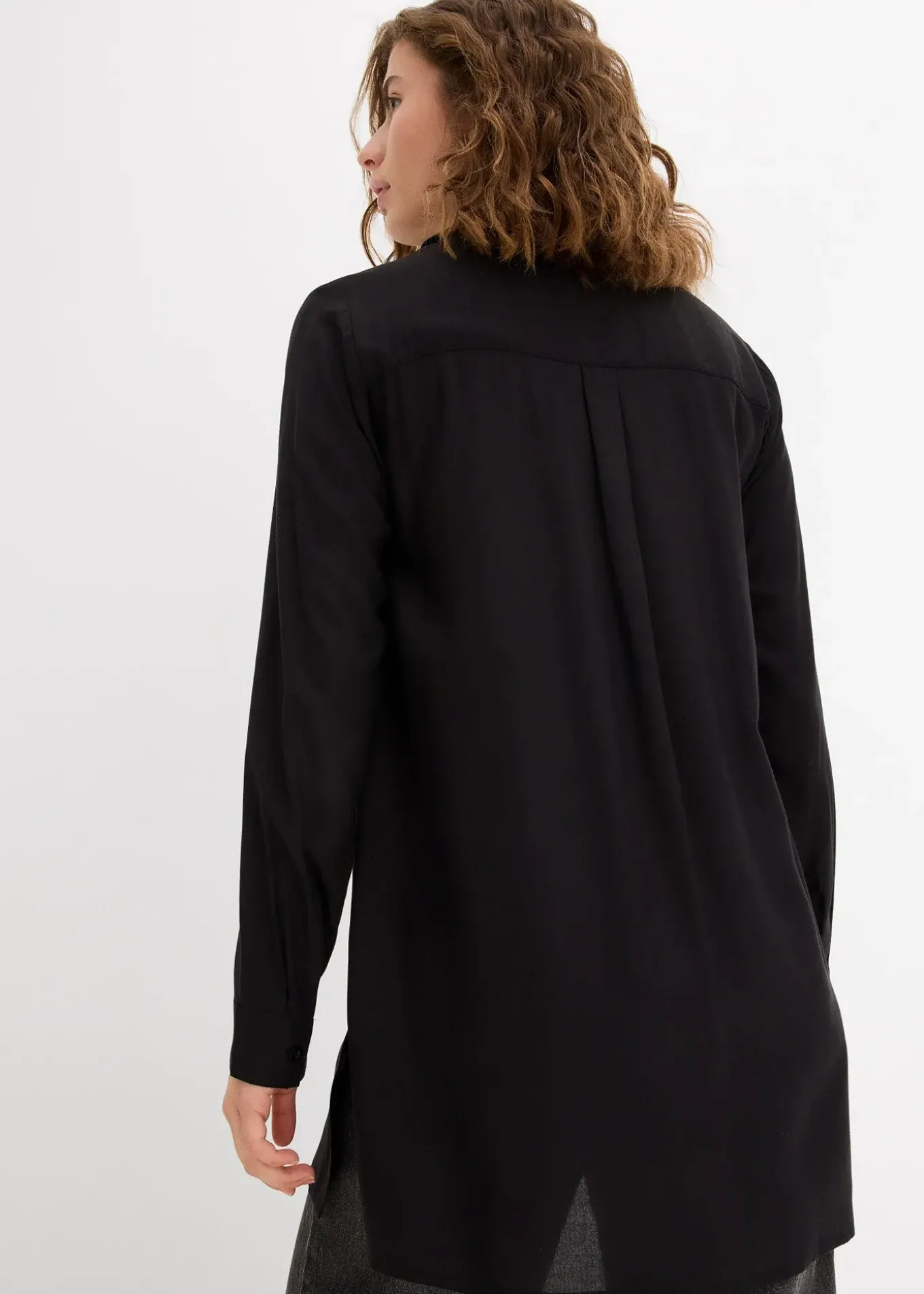 Chemisier long en viscose fluide, fendu sur les côtés