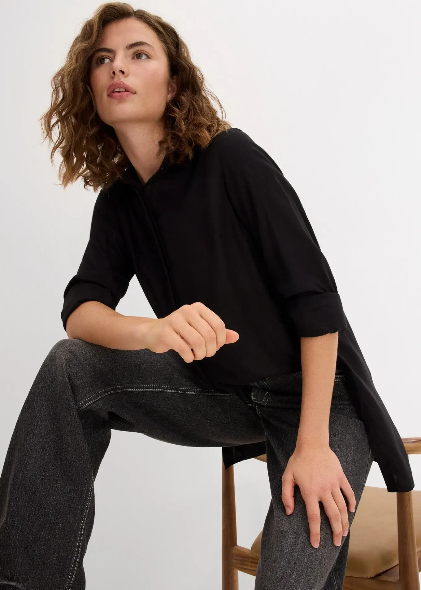 Chemisier long en viscose fluide, fendu sur les côtés