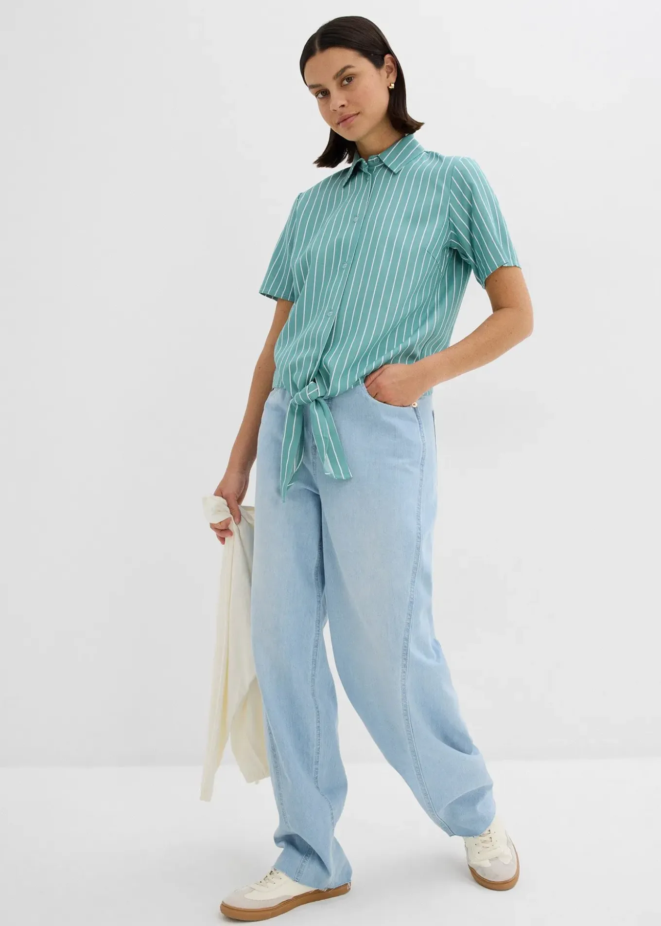 Chemisier manches courtes rayé à détail noué