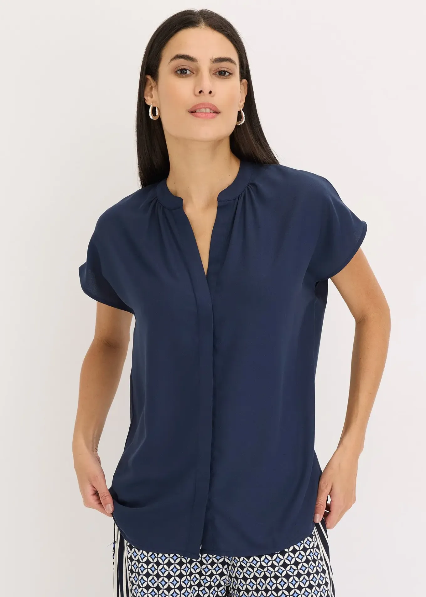 Chemisier manches courtes à boutonnage invisible