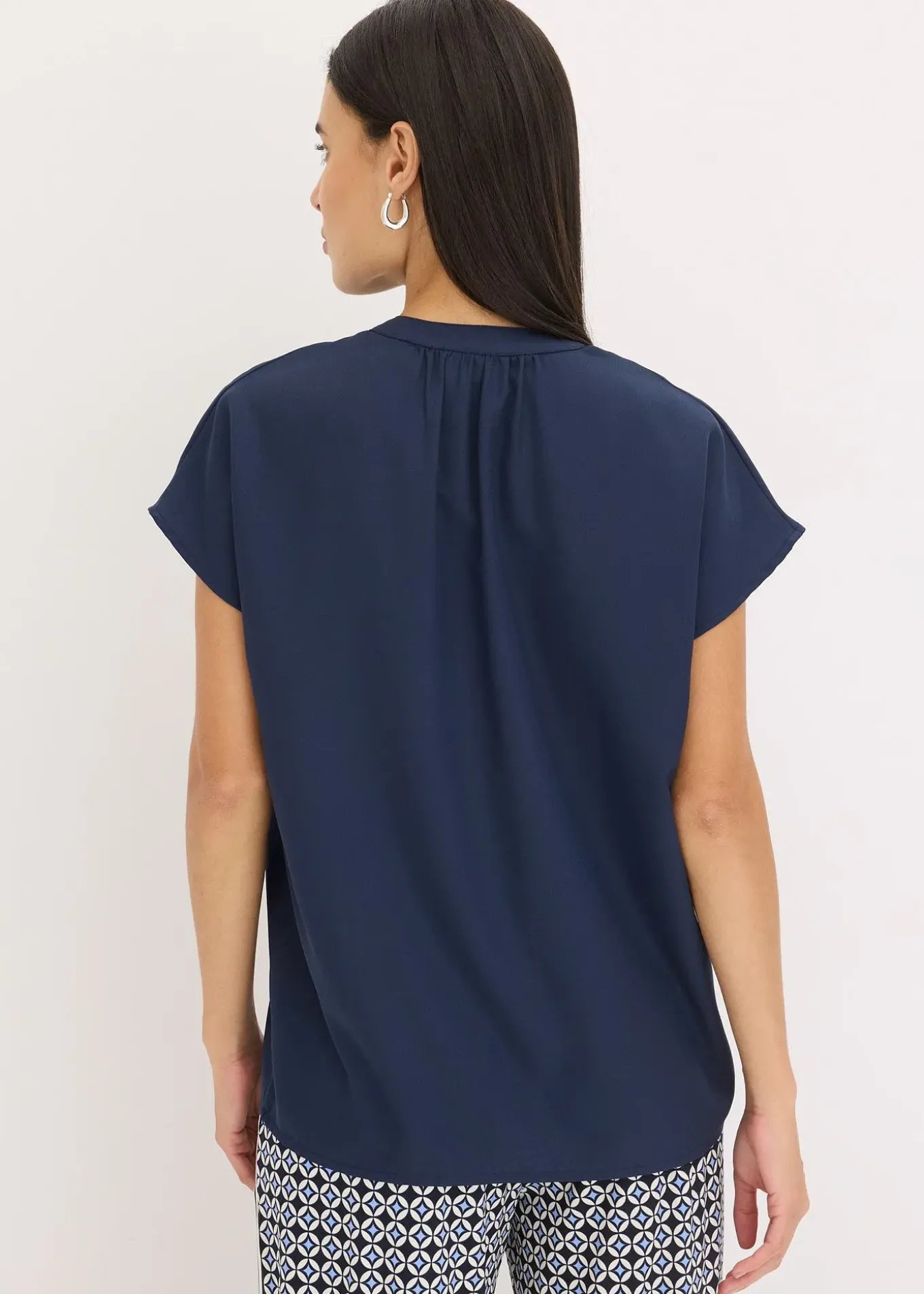 Chemisier manches courtes à boutonnage invisible