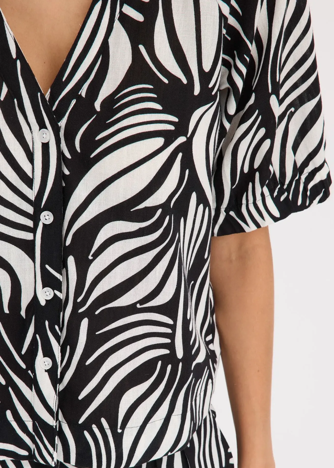 Chemisier manches courtes aspect lin