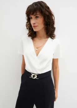 Combinaison avec boucle décorative