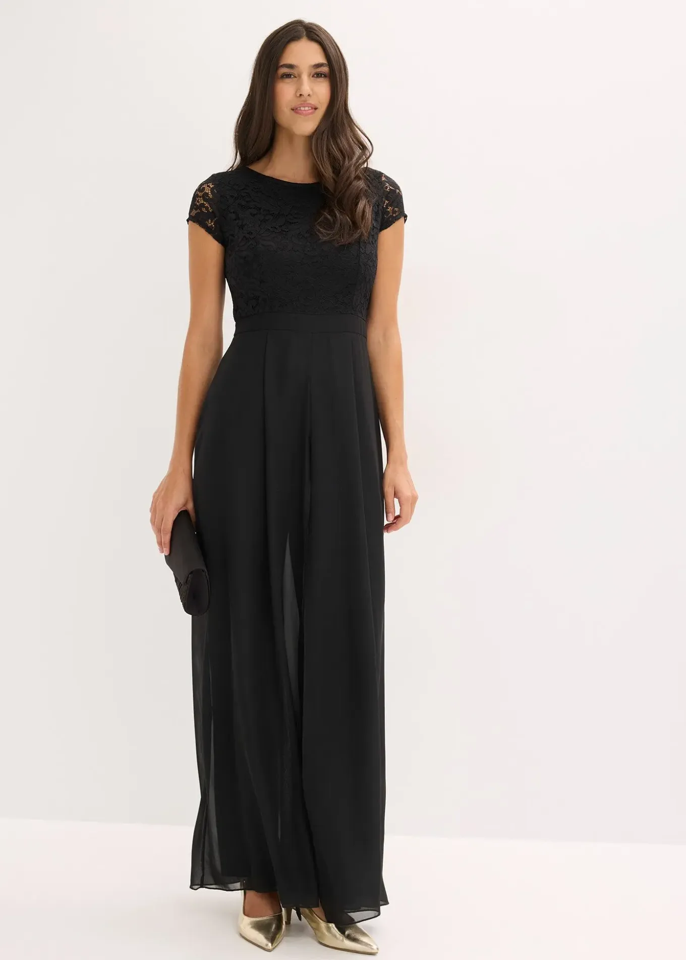 Combinaison avec dentelle et empiècement de mousseline