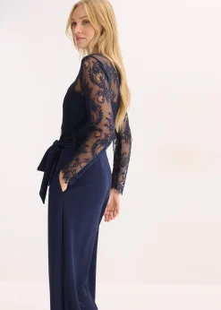 Combinaison avec dentelle