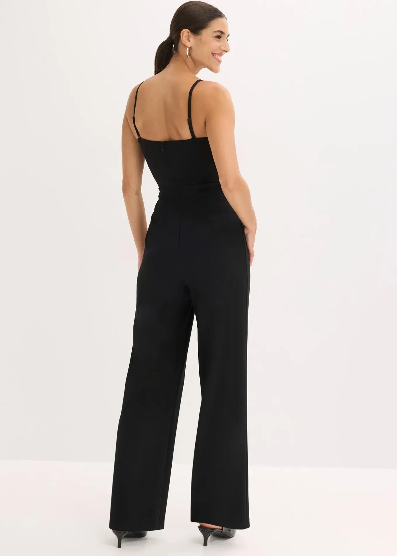 Combinaison en crêpe texturé avec perles brodées