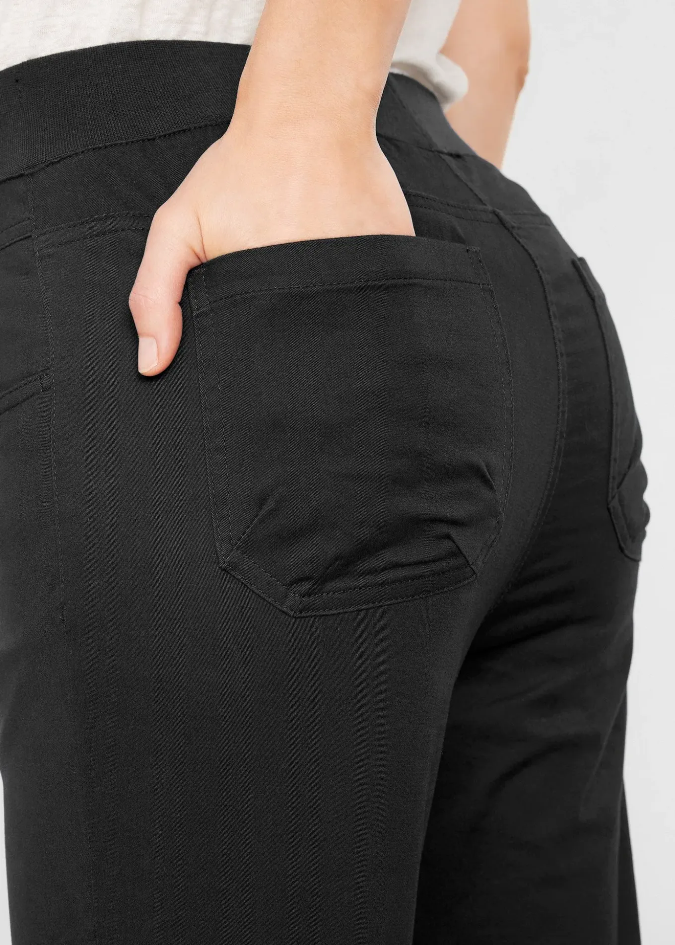 Corsaire à empiècement taille confortable et fronces