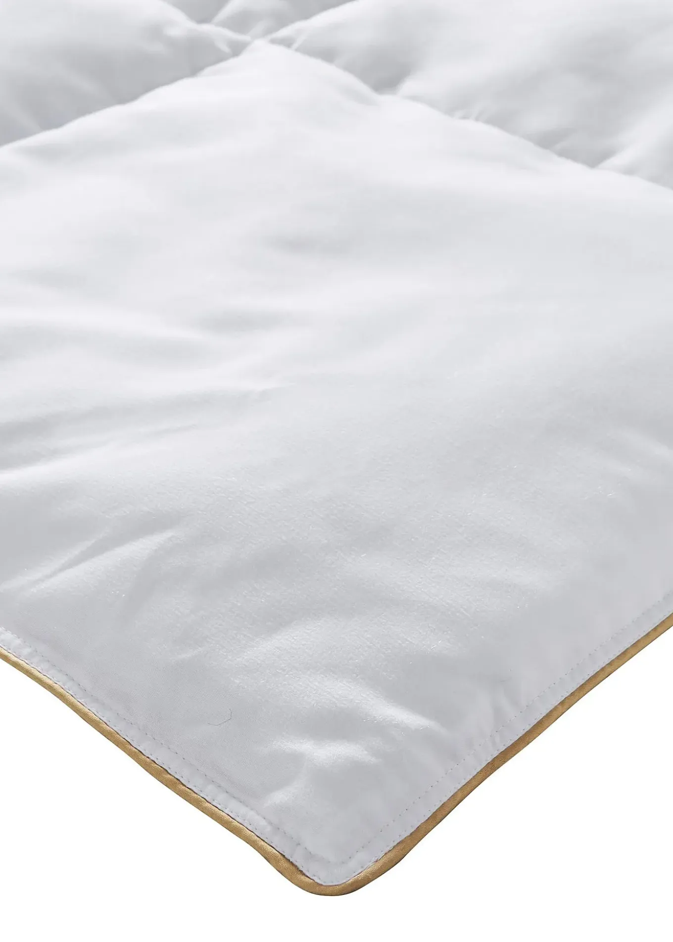 Couette légère toucher duvet