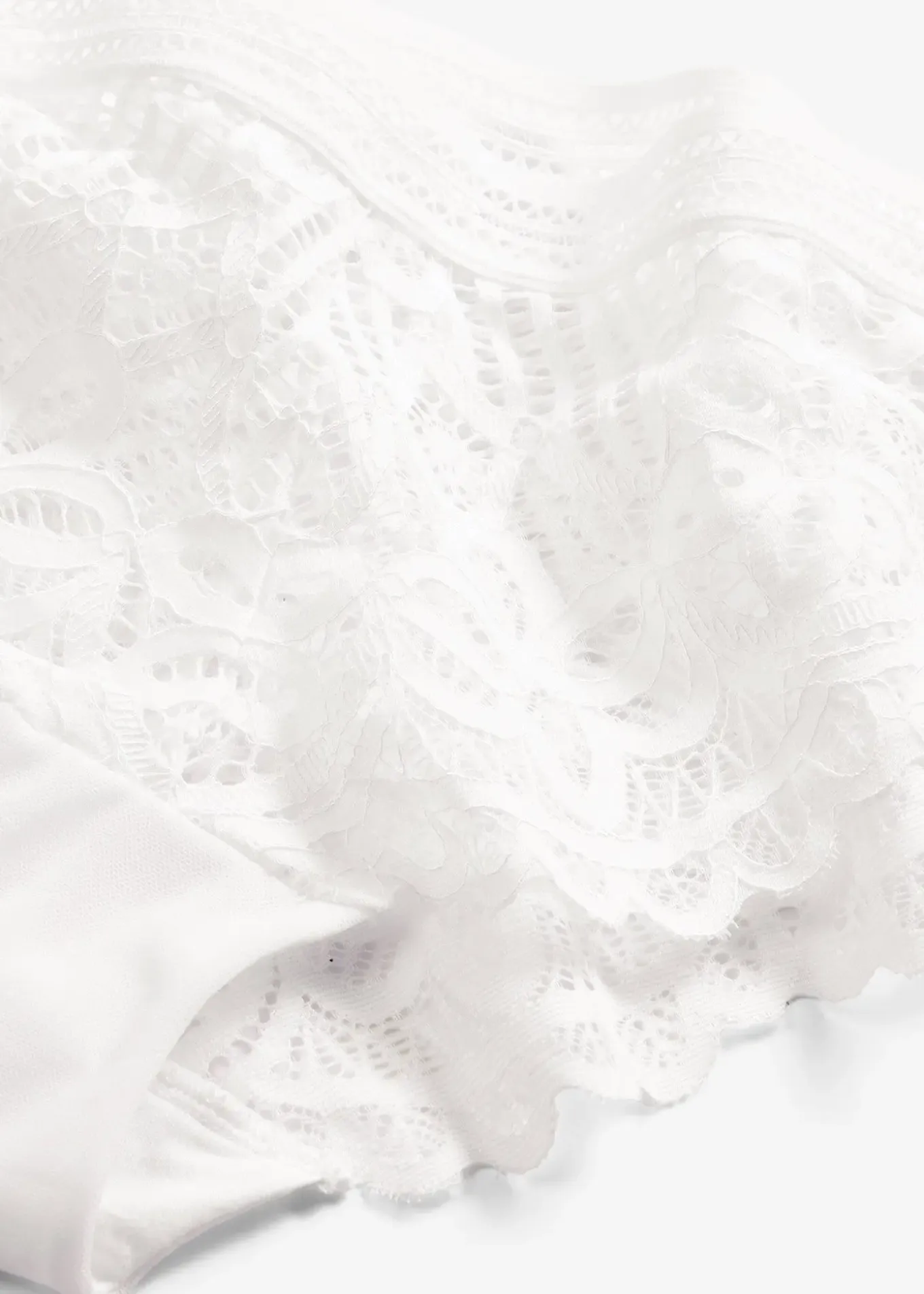 Culotte en dentelle raffinée