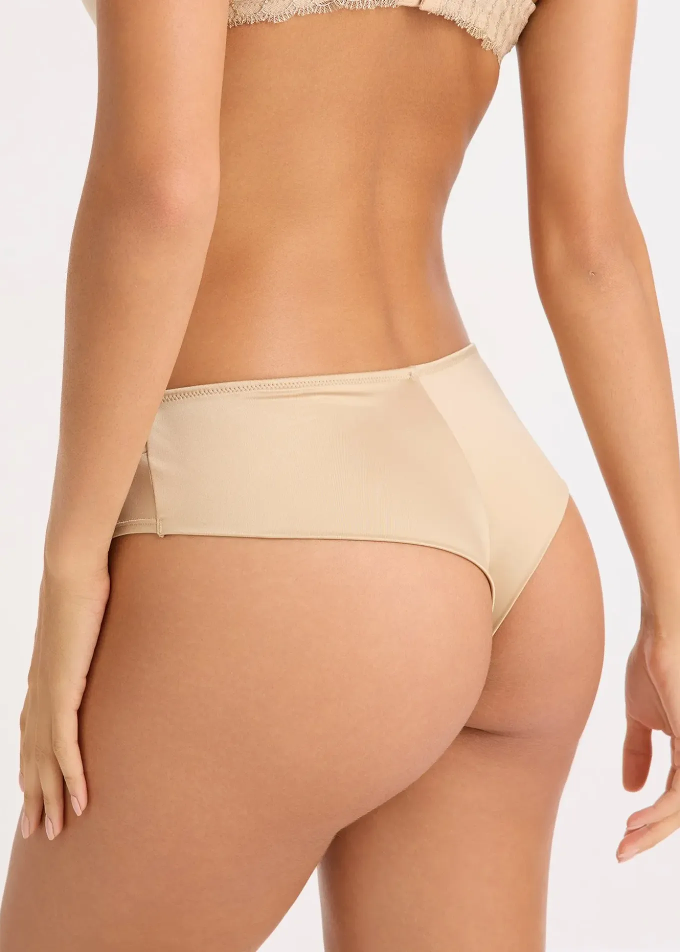 Culotte string avec arrière sans coutures