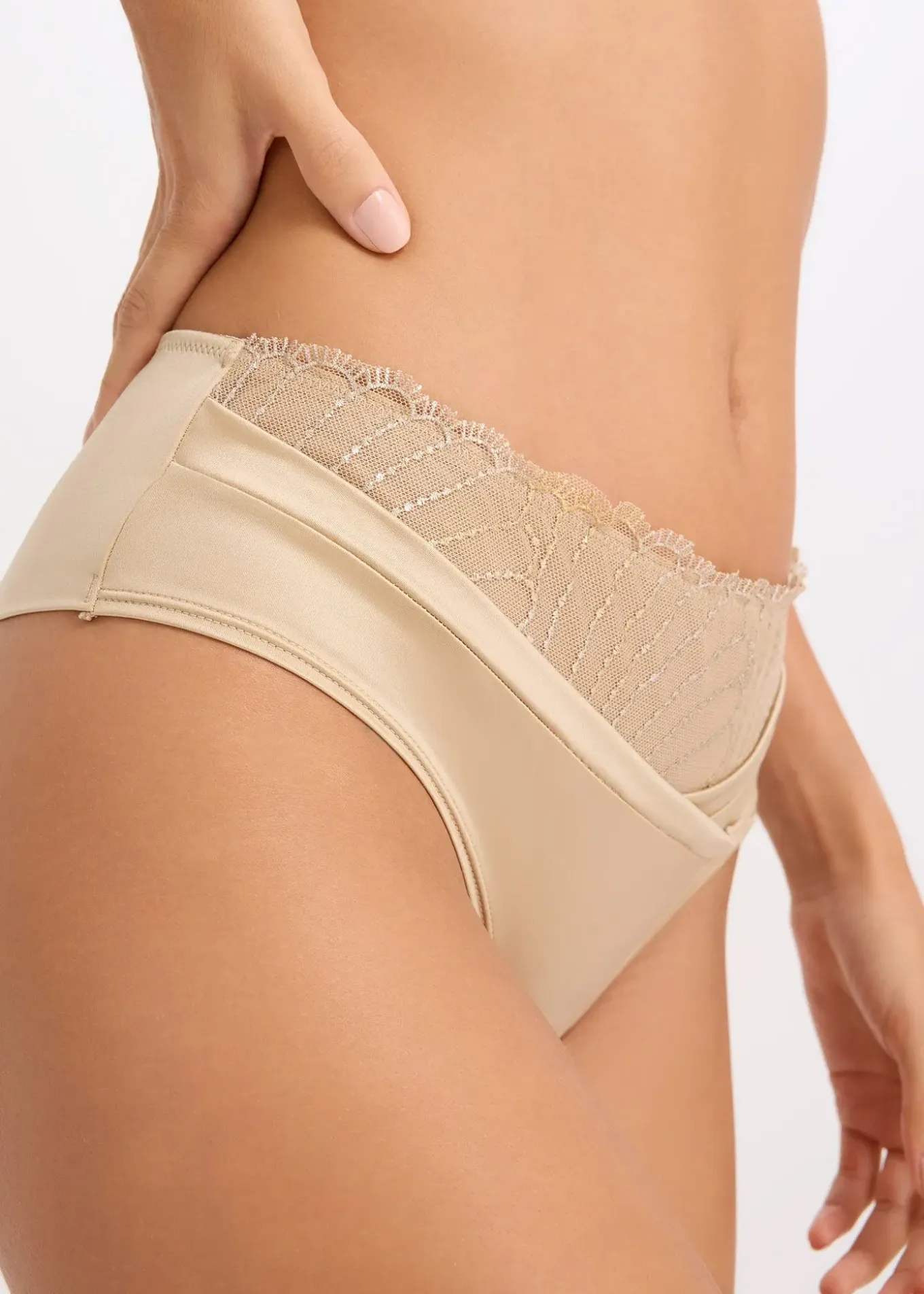 Culotte string avec arrière sans coutures