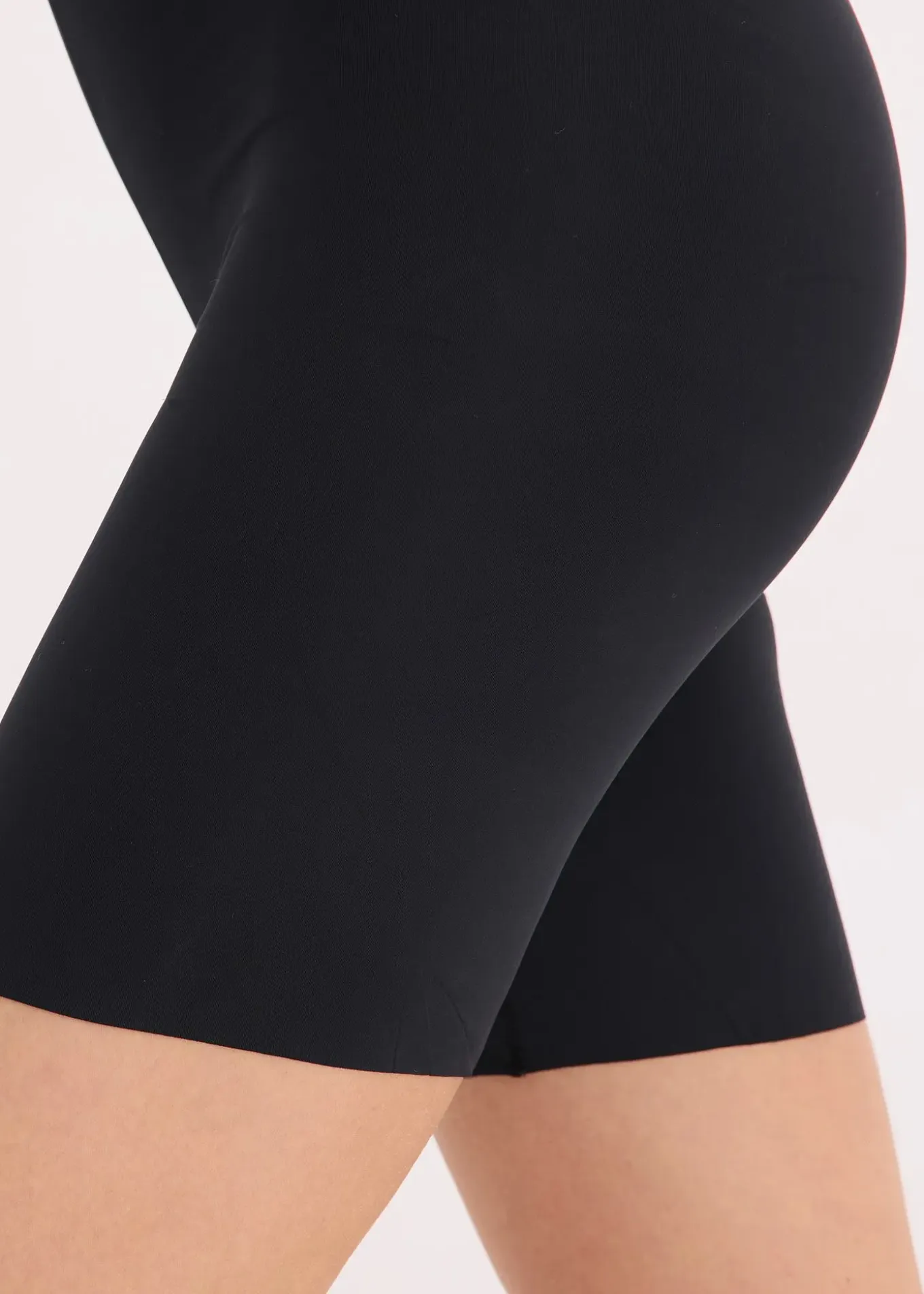 Cycliste anti-frottement en matière rafraîchissante