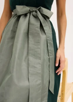 Dirndl avec corsage en velours et tablier en satin