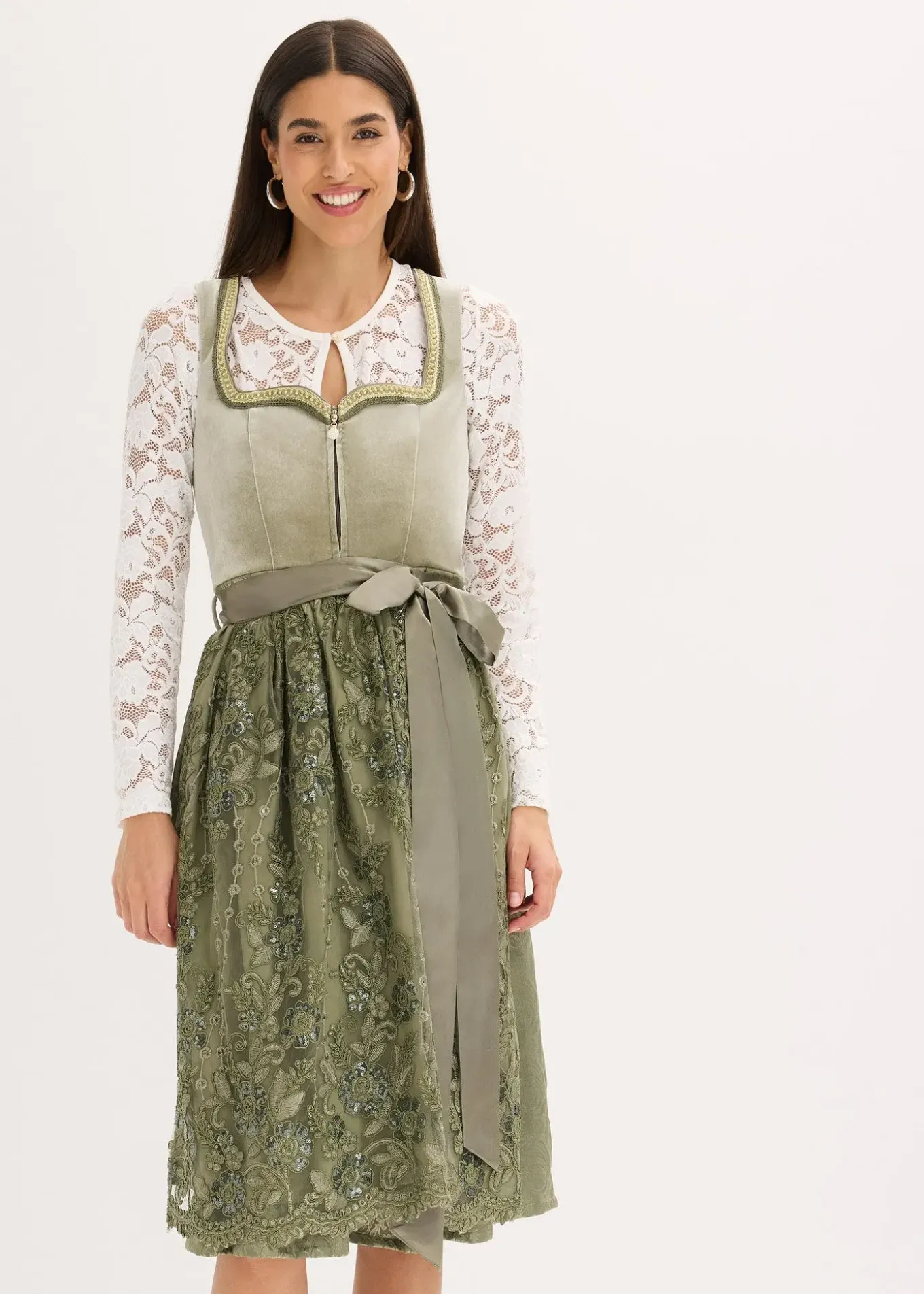 Dirndl avec tablier à sequins (ens. 2 pces)
