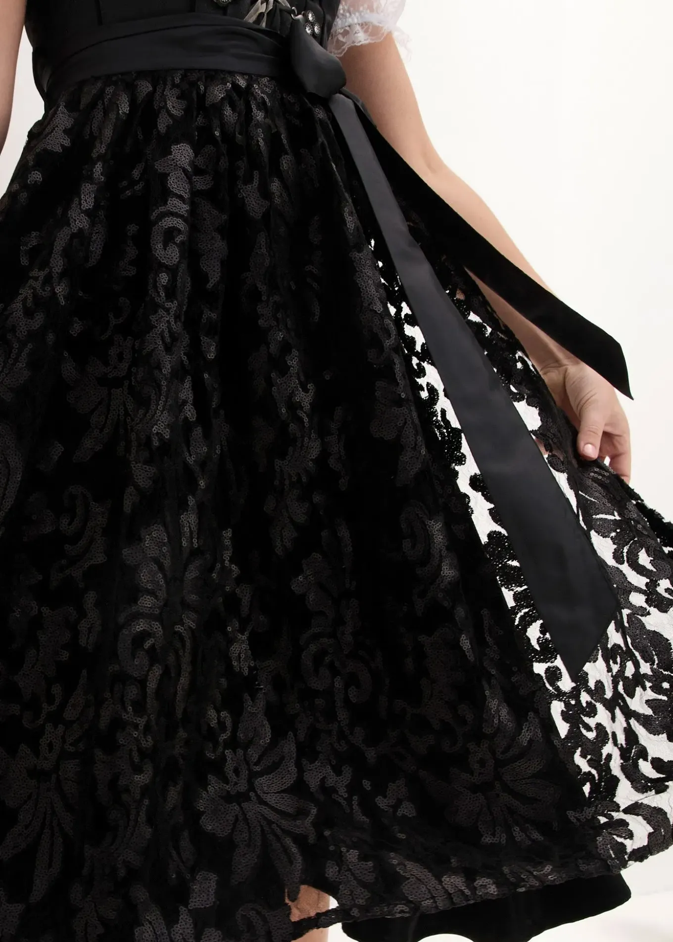 Dirndl avec tablier à sequins (ens. 2 pces)