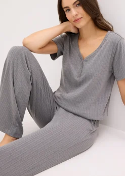 Ensemble d’intérieur en matière côtelée