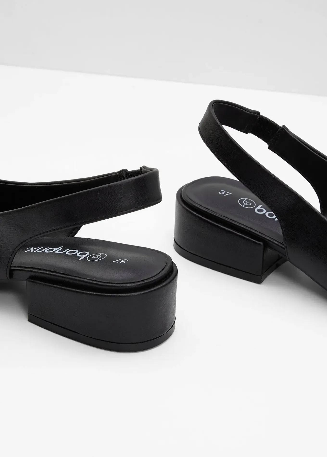 Escarpins slingback à talon plat