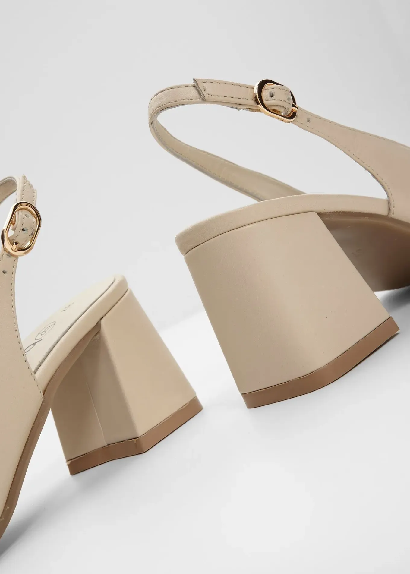 Escarpins slingback en cuir