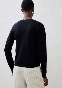 Gilet en fine maille contenant de la soie