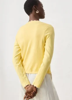 Gilet en fine maille contenant de la soie