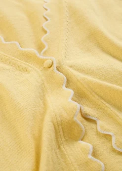 Gilet en fine maille contenant de la soie