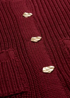 Gilet en grosse maille avec boutons martelés