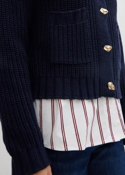 Gilet en grosse maille avec boutons martelés