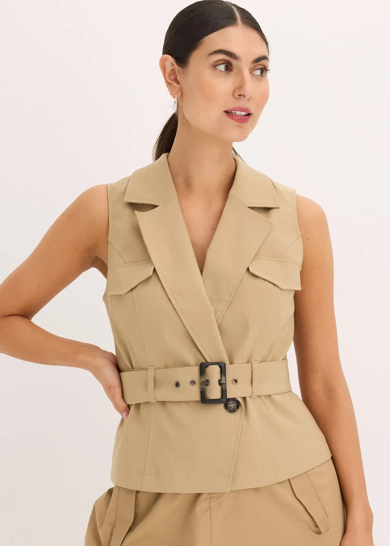 Gilet sans manches avec ceinture