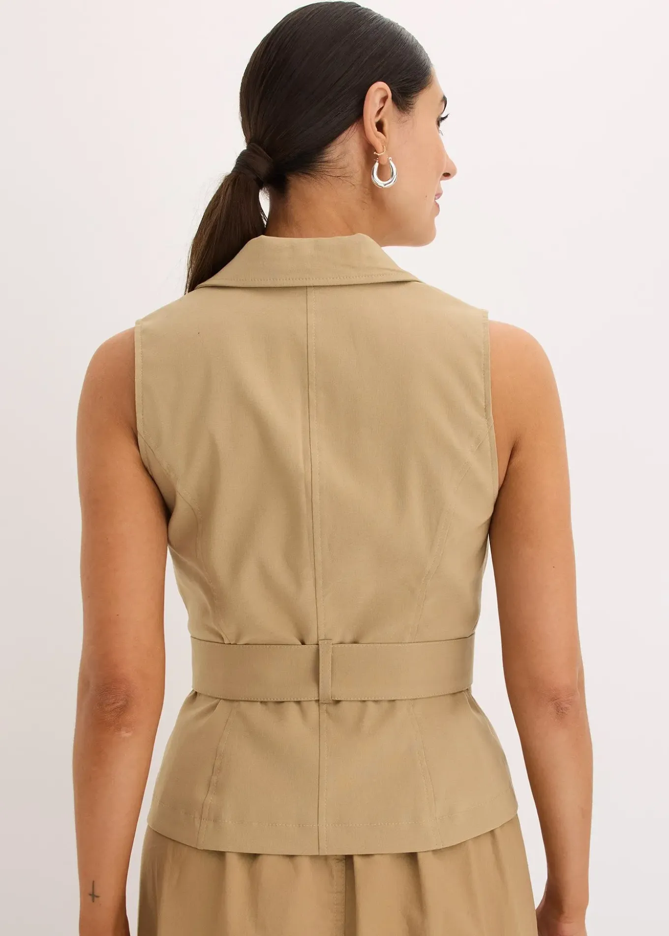 Gilet sans manches avec ceinture