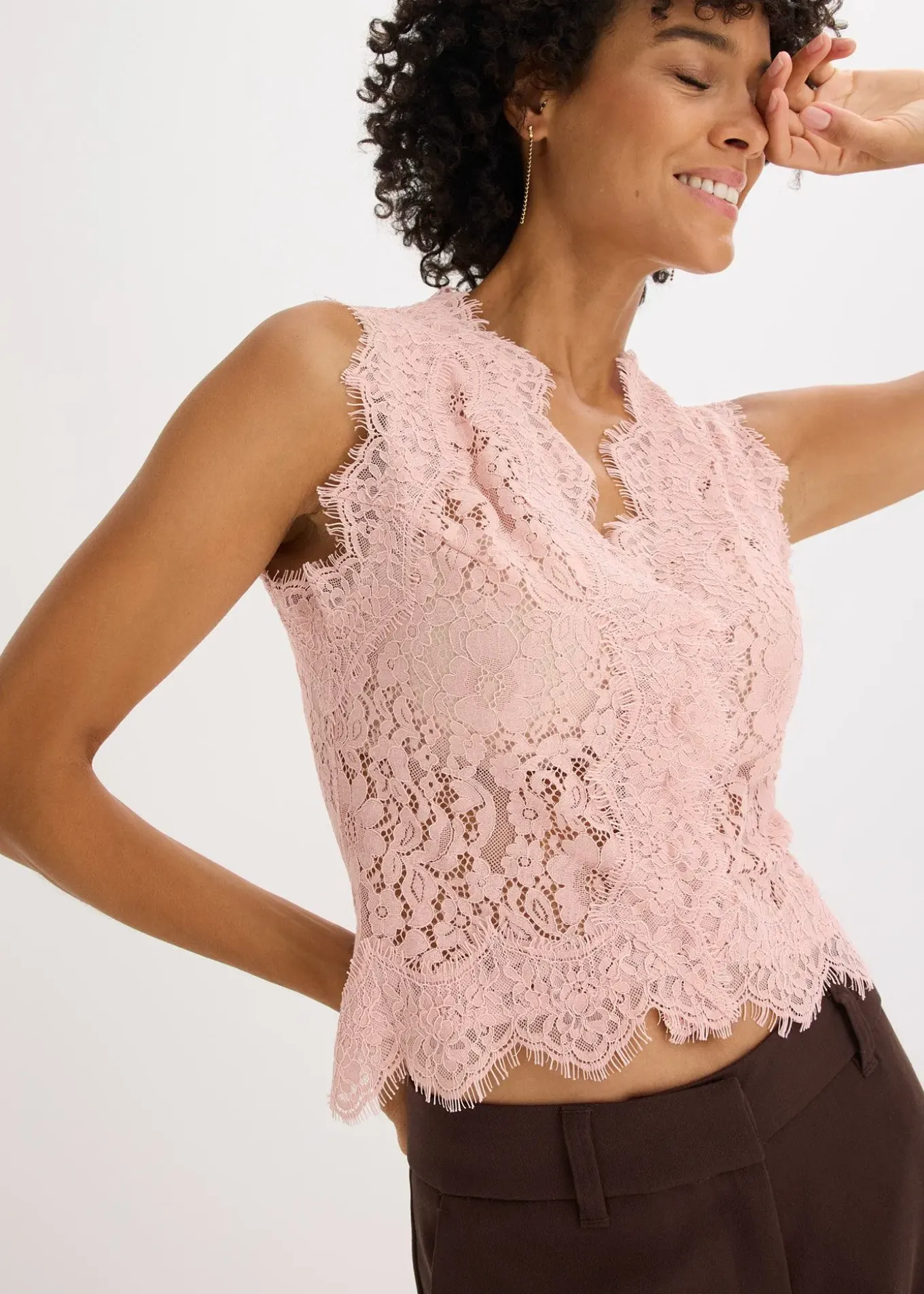 Gilet sans manches en dentelle