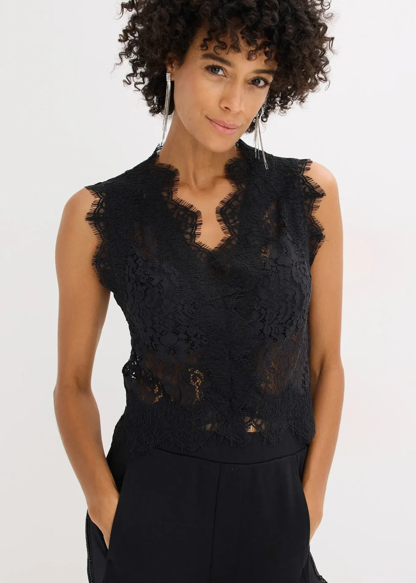 Gilet sans manches en dentelle