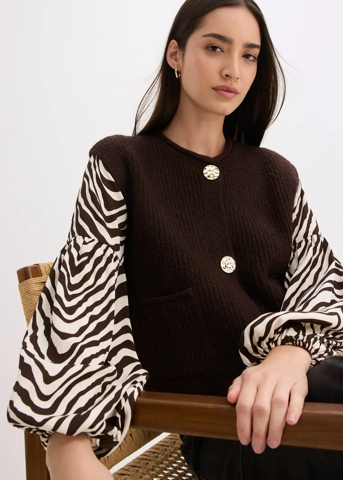 Gilet sans manches en maille à boutons décoratifs