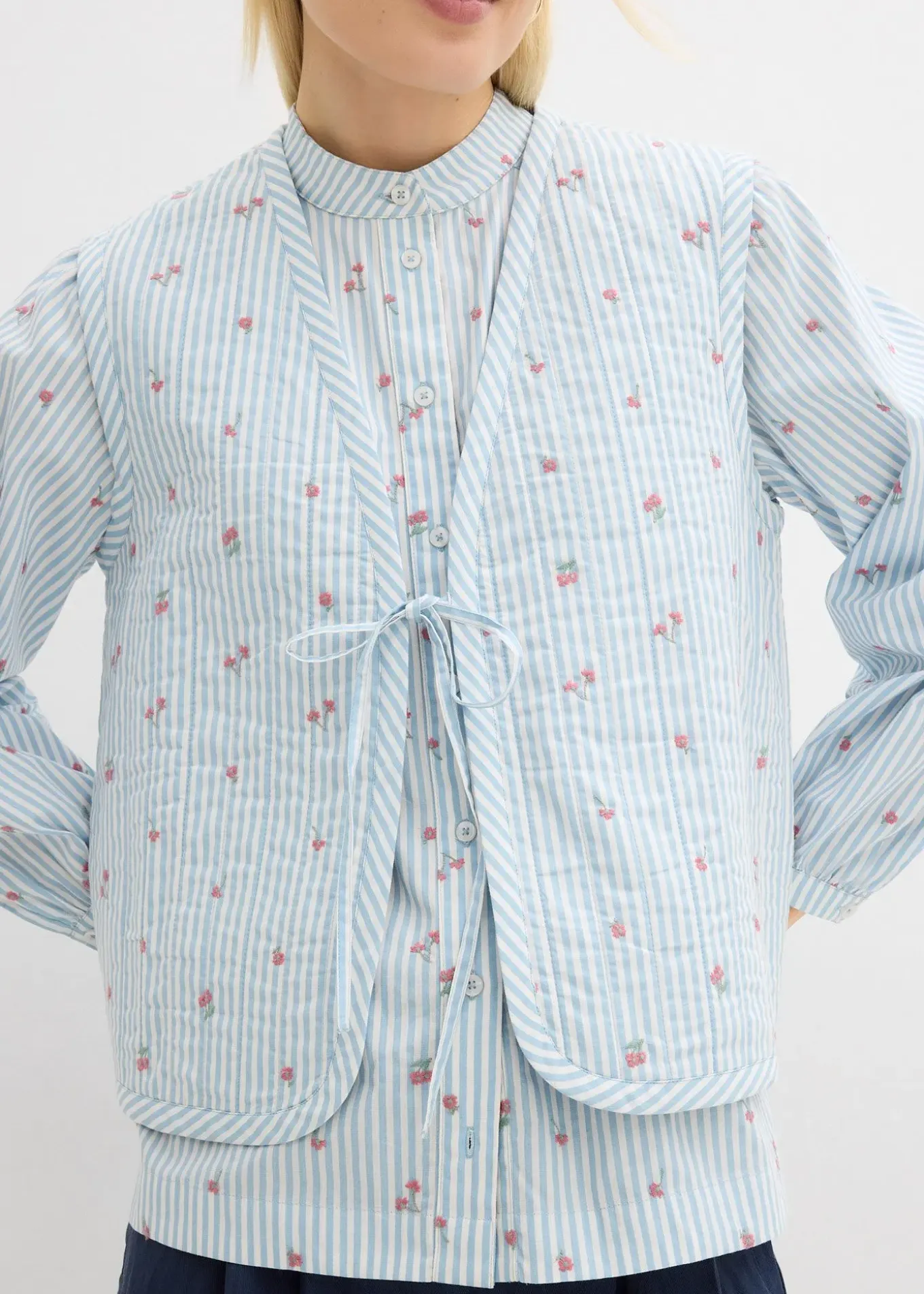 Gilet sans manches matelassé et brodé