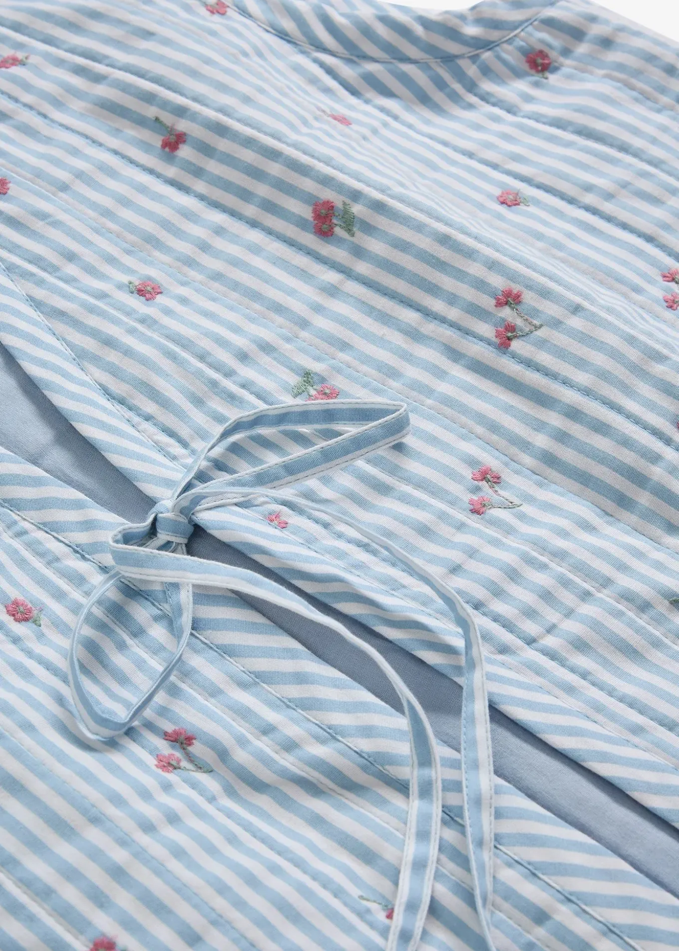 Gilet sans manches matelassé et brodé