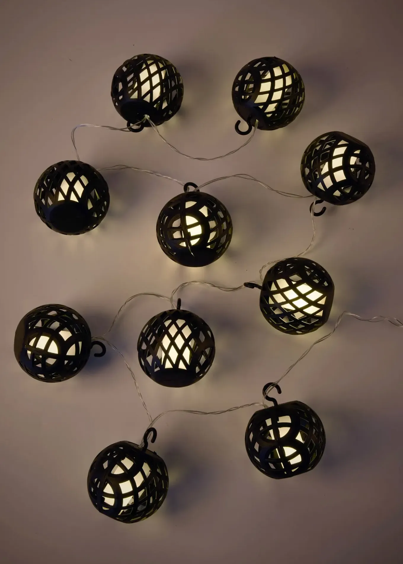 Guirlande lumineuse LED à boules en mesh
