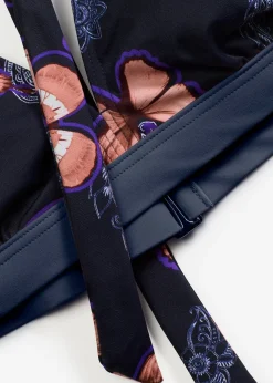 Haut de bikini dos nu