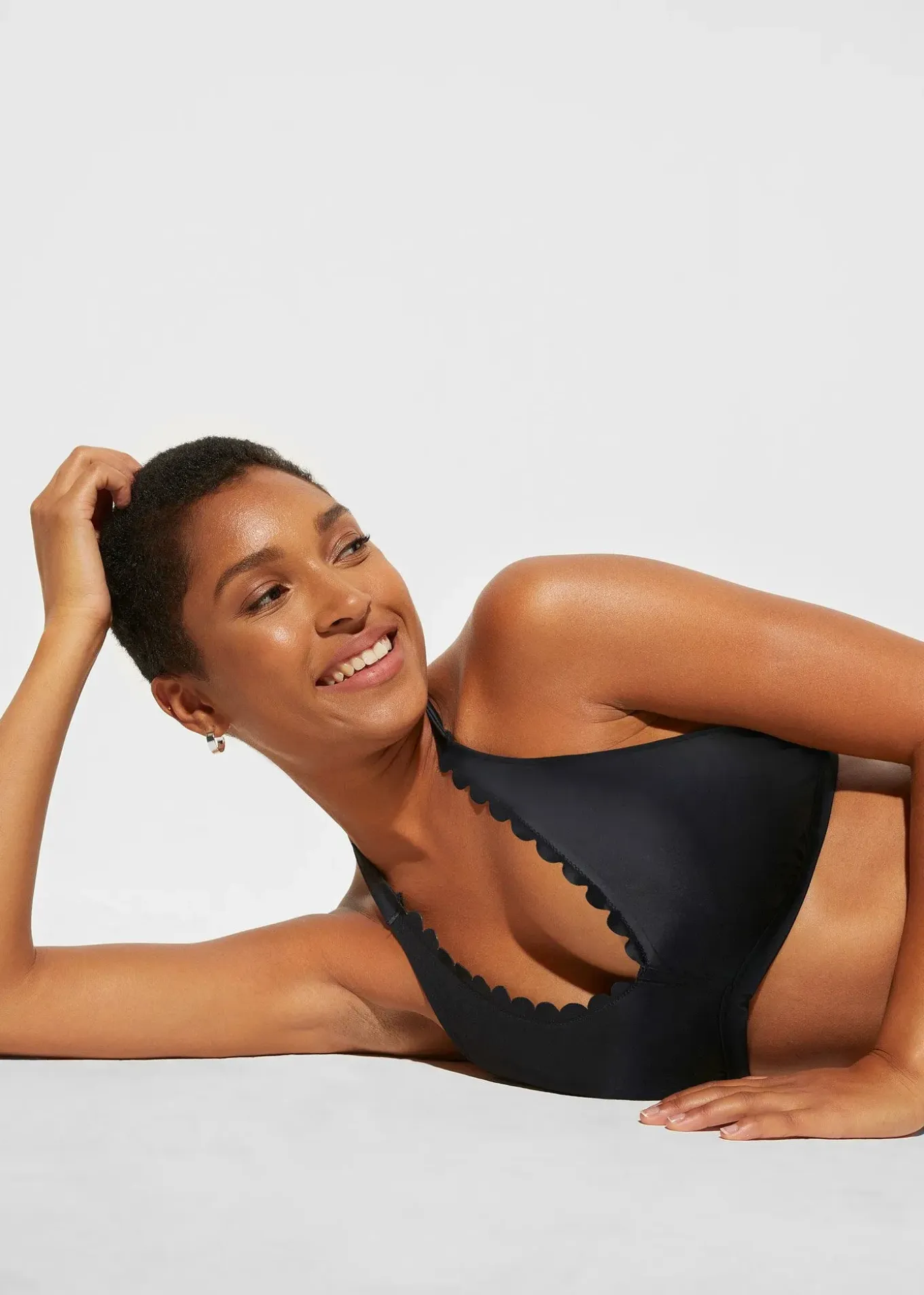 Haut de bikini dos nu