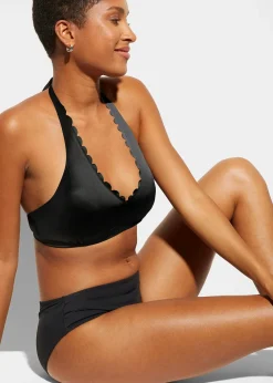 Haut de bikini dos nu