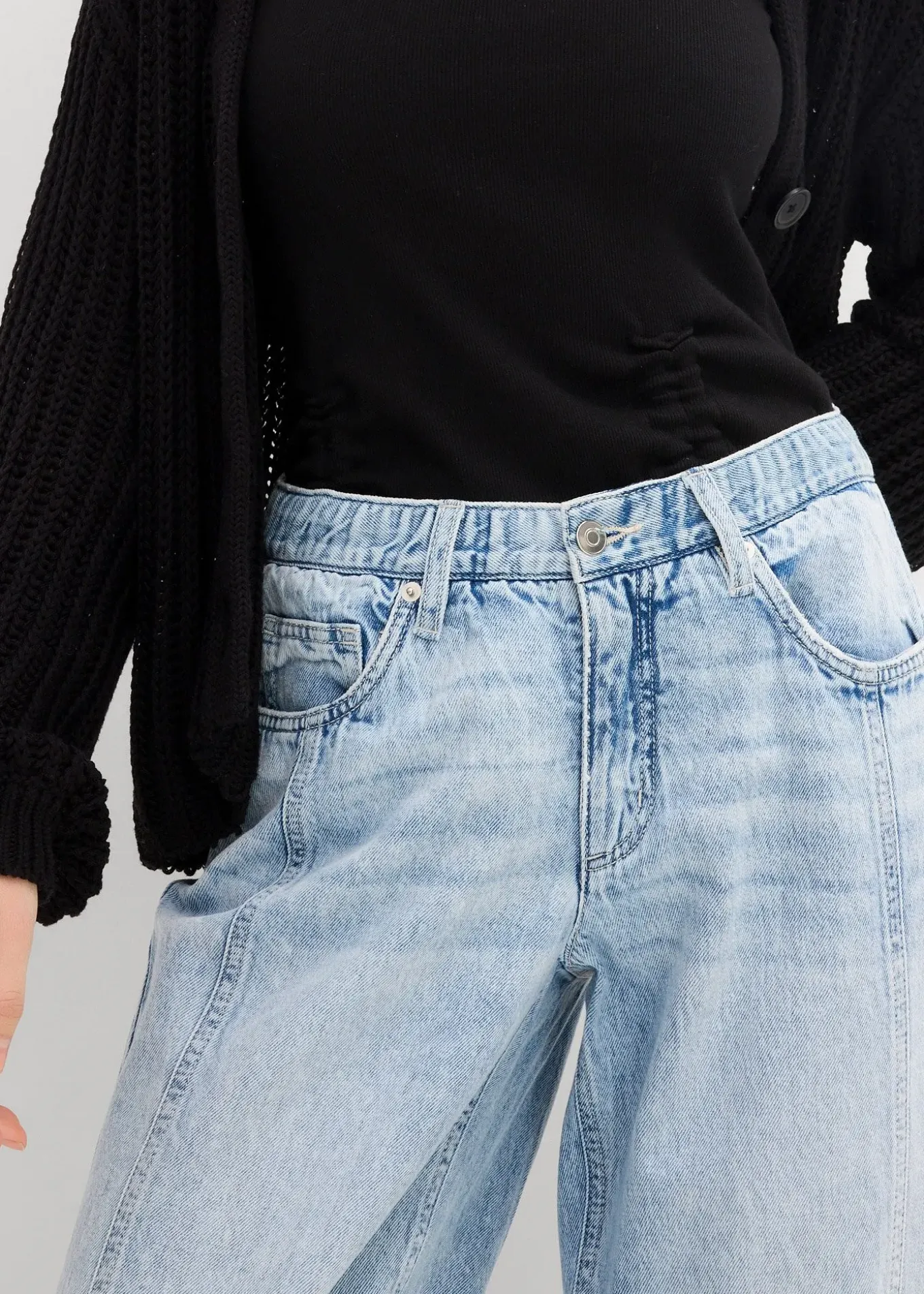 Jean barrel taille mi-haute peu extensible, cropped