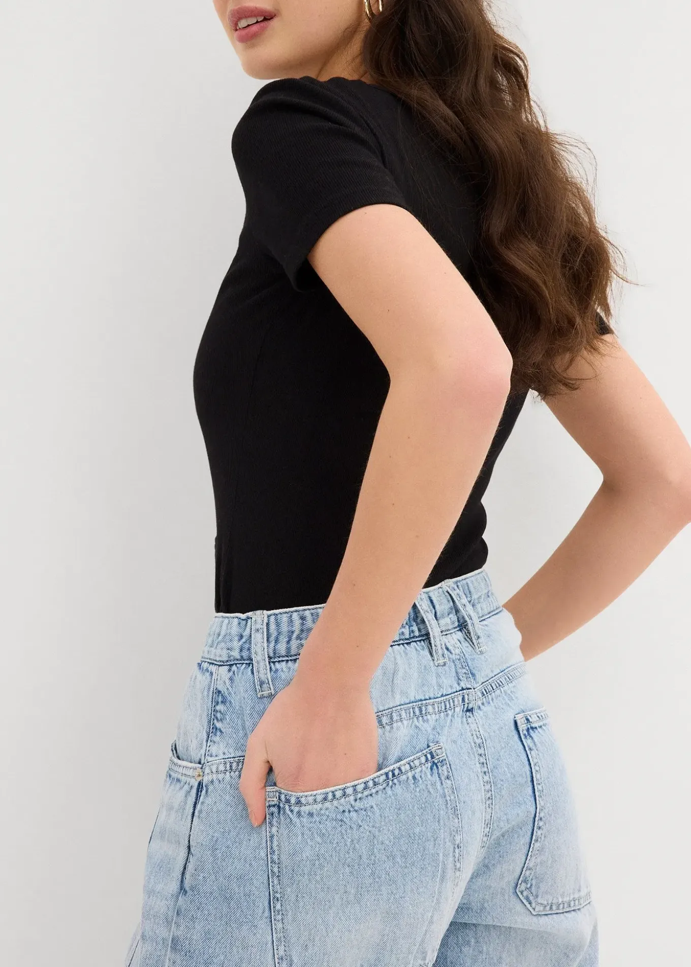 Jean barrel taille mi-haute peu extensible, cropped