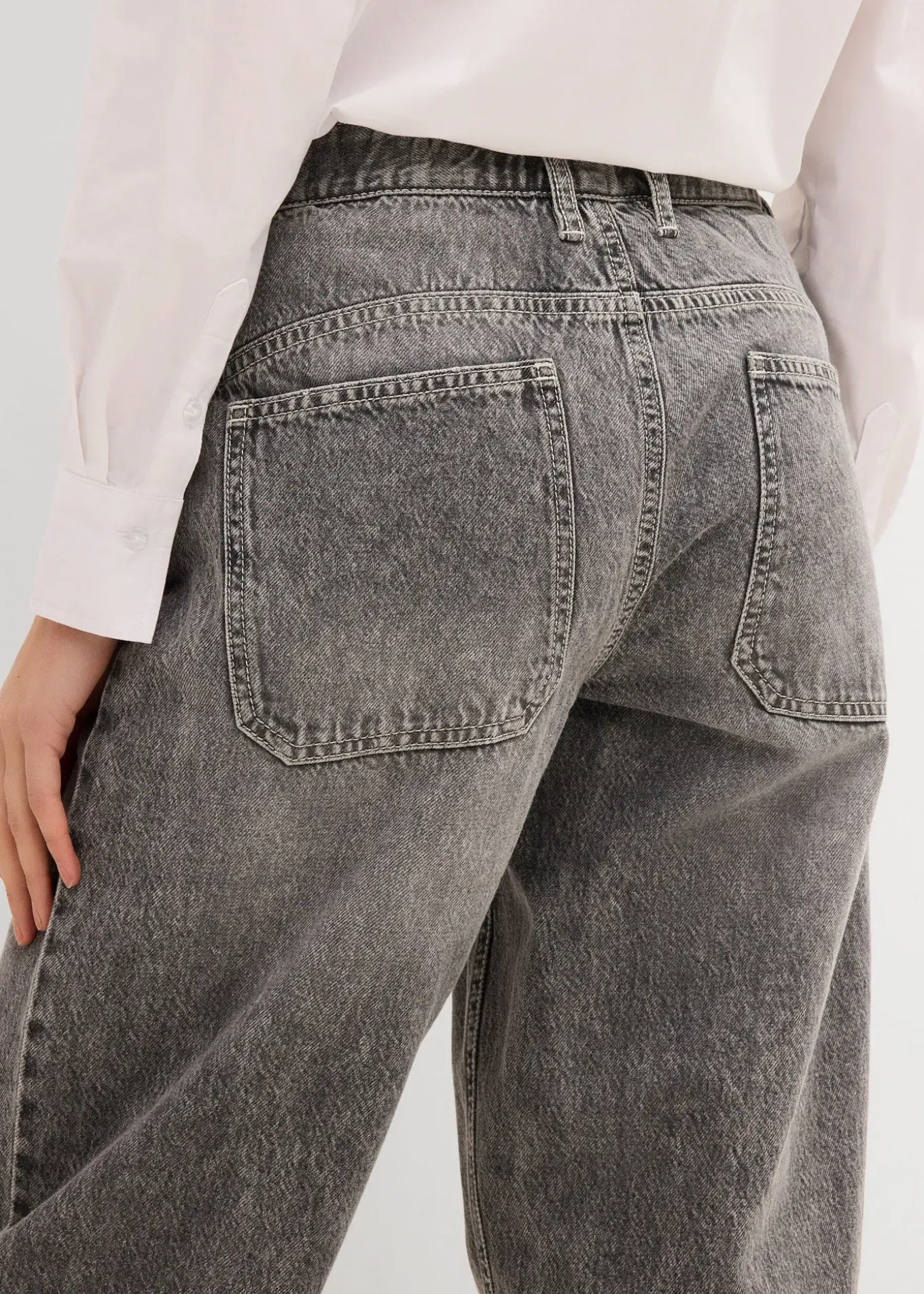 Jean barrel taille mi-haute peu extensible, cropped