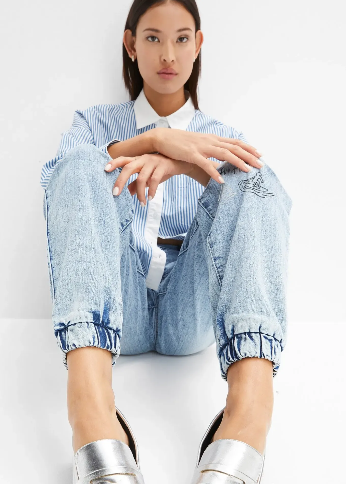 Jean barrel, taille mi-haute et élastiquée