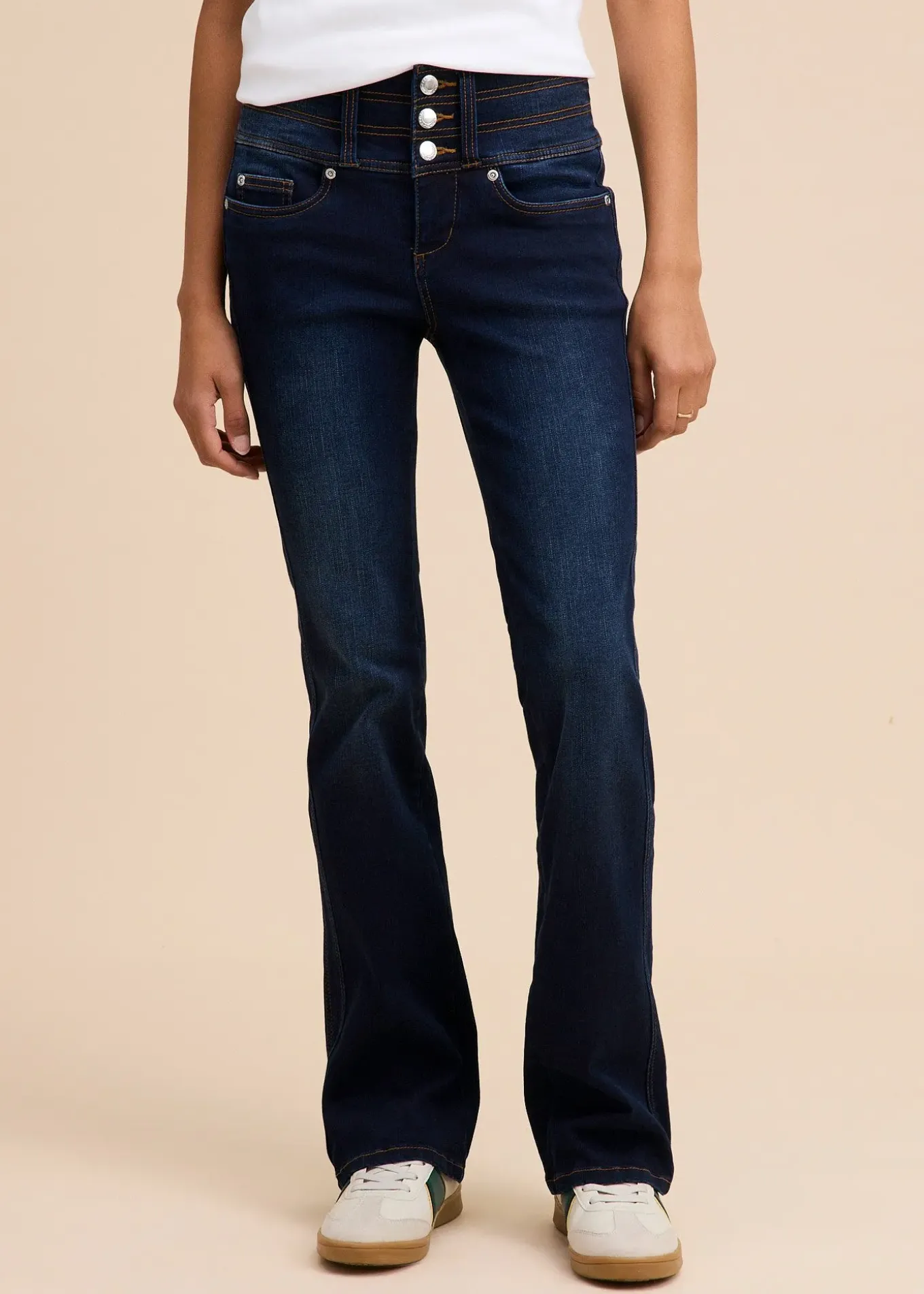 Jean bootcut taille haute, sculptant