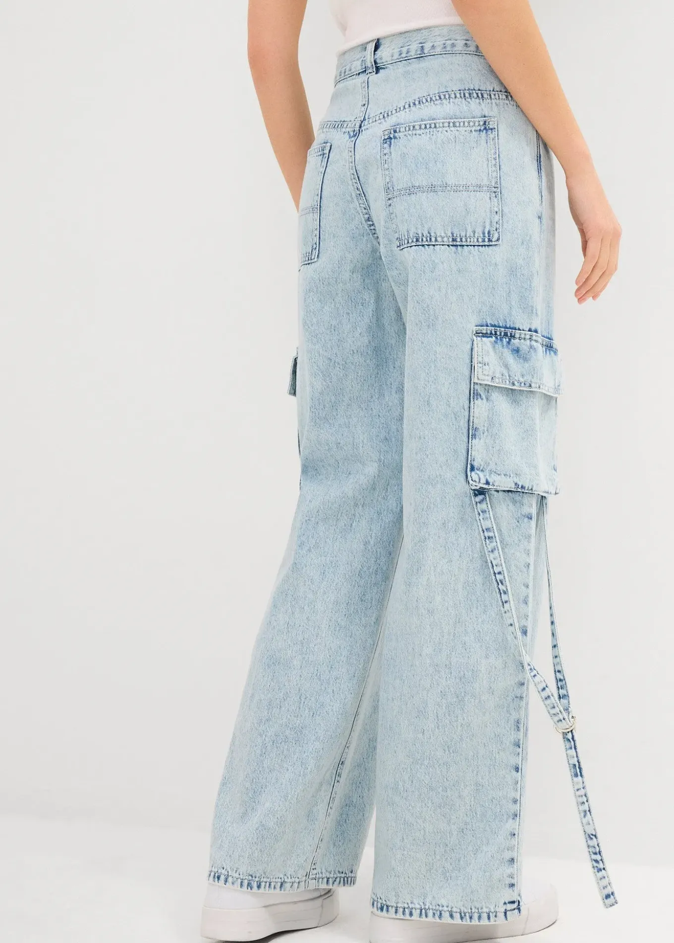 Jean cargo taille mi-haute, peu extensible, long