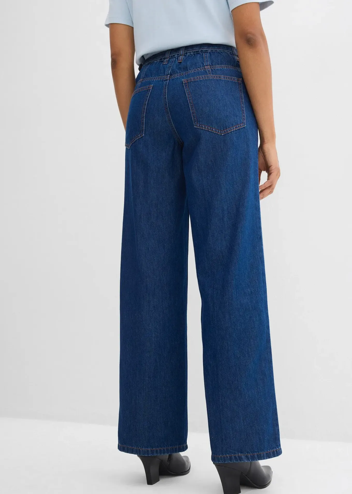 Jean droit et loose, taille mi-haute, coton